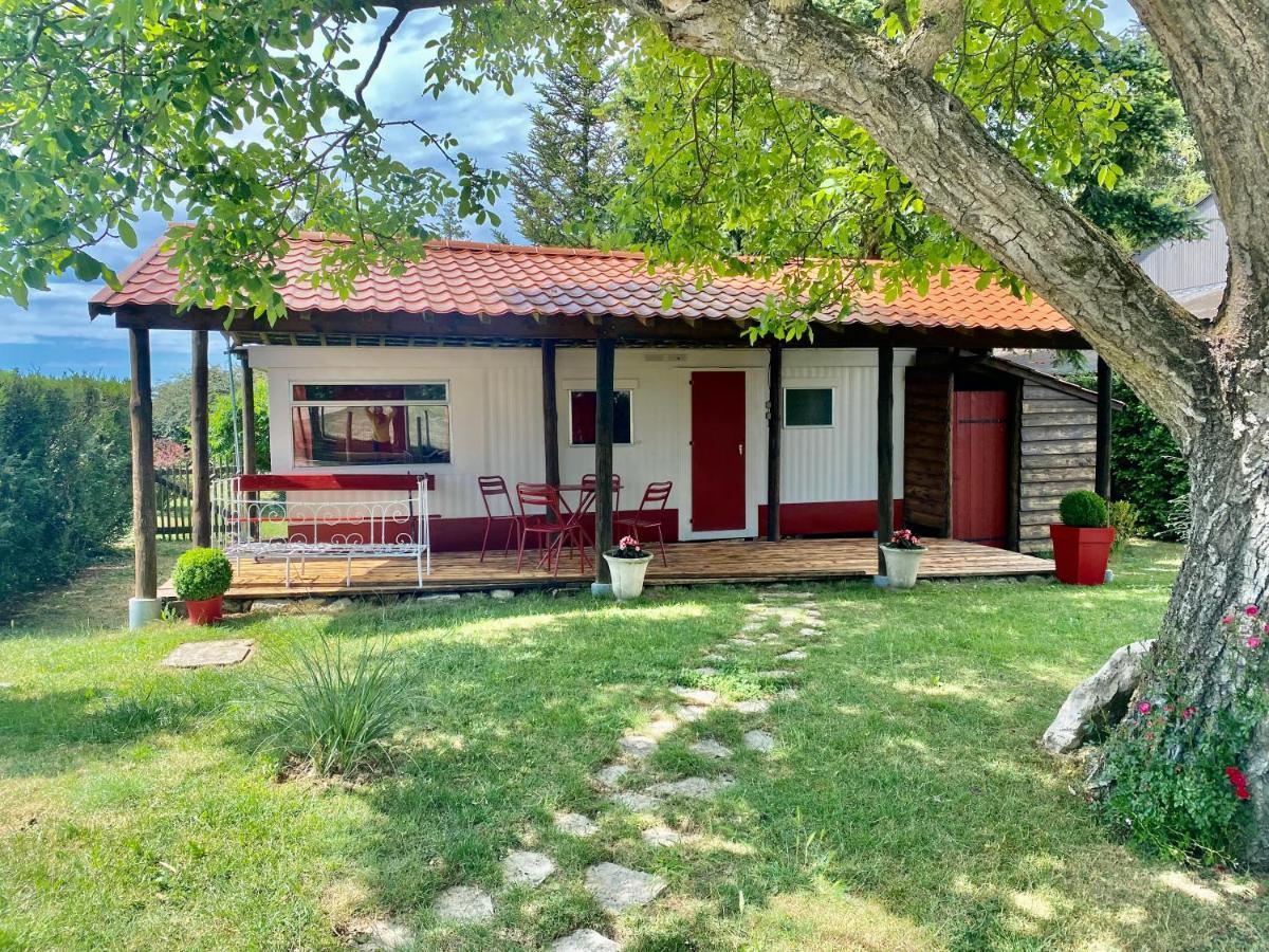Mobilhome Sous Chalet En Bois A La Ferme Josnes Exteriér fotografie