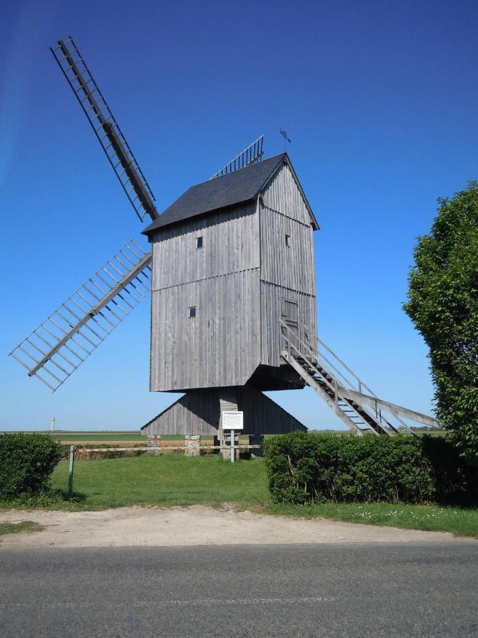 Mobilhome Sous Chalet En Bois A La Ferme Josnes Exteriér fotografie